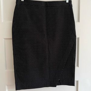 NWT Banana Republic Pencil Skirt Size 10, black with mini white polka dots